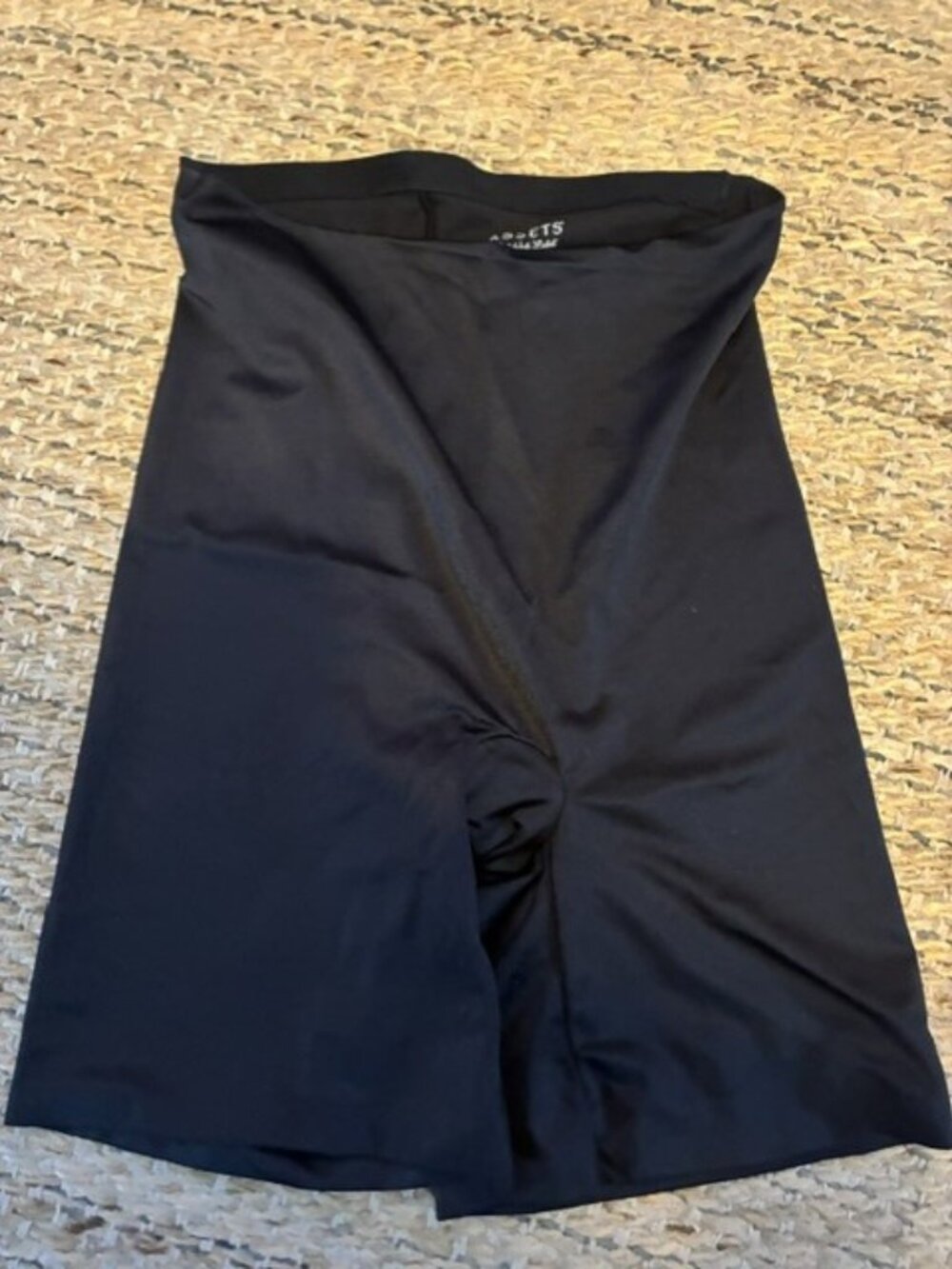 Spanx Assets tummy thigh rear smoothing shapewear size L